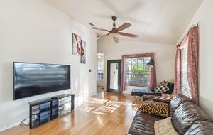 Charming Two-Story Treehouse Near Tampa Bay & Clearwater Beaches - Tampa, Florida