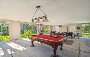 Charming Two-Story Treehouse Near Tampa Bay & Clearwater Beaches - Tampa, Florida