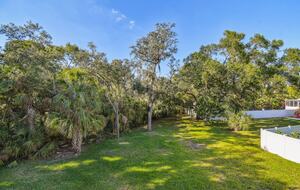 Charming Two-Story Treehouse Near Tampa Bay & Clearwater Beaches - Tampa, Florida