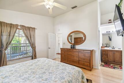 Charming Two-Story Treehouse Near Tampa Bay & Clearwater Beaches - Tampa, Florida