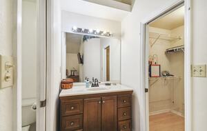 Charming Two-Story Treehouse Near Tampa Bay & Clearwater Beaches - Tampa, Florida