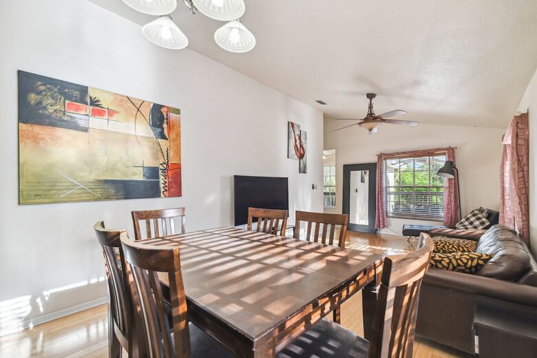 Charming Two-Story Treehouse Near Tampa Bay & Clearwater Beaches - Tampa, Florida