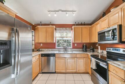 Charming Two-Story Treehouse Near Tampa Bay & Clearwater Beaches - Tampa, Florida