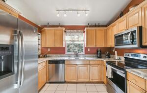 Charming Two-Story Treehouse Near Tampa Bay & Clearwater Beaches - Tampa, Florida