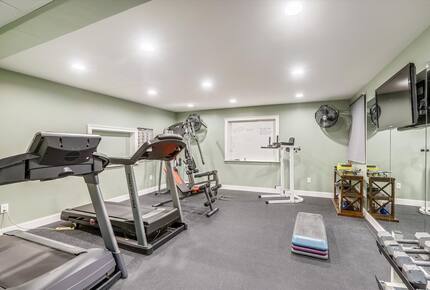 Elegant Waterfront Haven on Little Greenwood Creek - Grasonville, Maryland