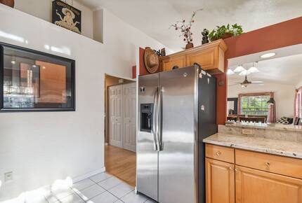 Charming Two-Story Treehouse Near Tampa Bay & Clearwater Beaches - Tampa, Florida