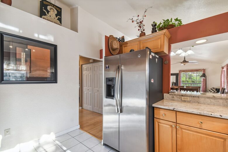 Charming Two-Story Treehouse Near Tampa Bay & Clearwater Beaches - Tampa, Florida