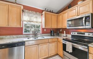 Charming Two-Story Treehouse Near Tampa Bay & Clearwater Beaches - Tampa, Florida