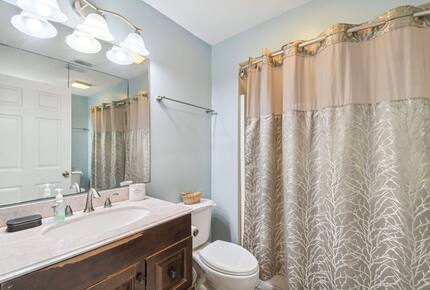 Charming Two-Story Treehouse Near Tampa Bay & Clearwater Beaches - Tampa, Florida