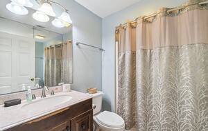 Charming Two-Story Treehouse Near Tampa Bay & Clearwater Beaches - Tampa, Florida