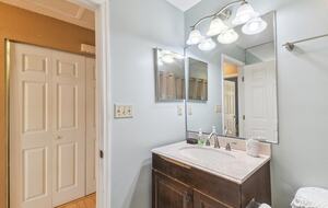 Charming Two-Story Treehouse Near Tampa Bay & Clearwater Beaches - Tampa, Florida