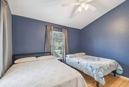 Charming Two-Story Treehouse Near Tampa Bay & Clearwater Beaches - Tampa, Florida