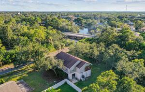 Charming Two-Story Treehouse Near Tampa Bay & Clearwater Beaches - Tampa, Florida