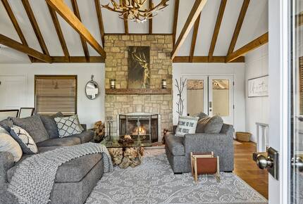 Modern Lake Arrowhead Escape With Stunning Water Views - Lake Arrowhead, California