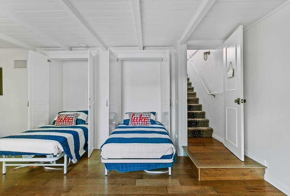 Modern Lake Arrowhead Escape With Stunning Water Views - Lake Arrowhead, California