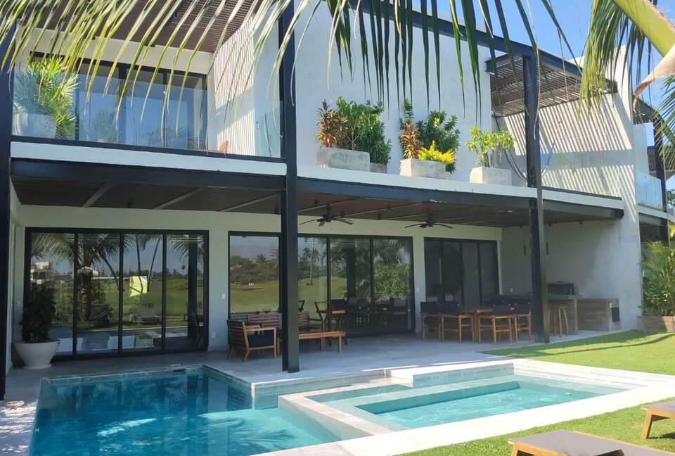 ADHARA - Acapulco de Juarez, Mexico