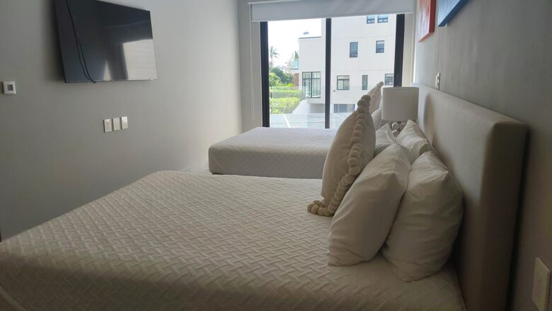 ADHARA - Acapulco de Juarez, Mexico