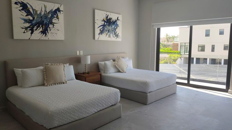 ADHARA - Acapulco de Juarez, Mexico