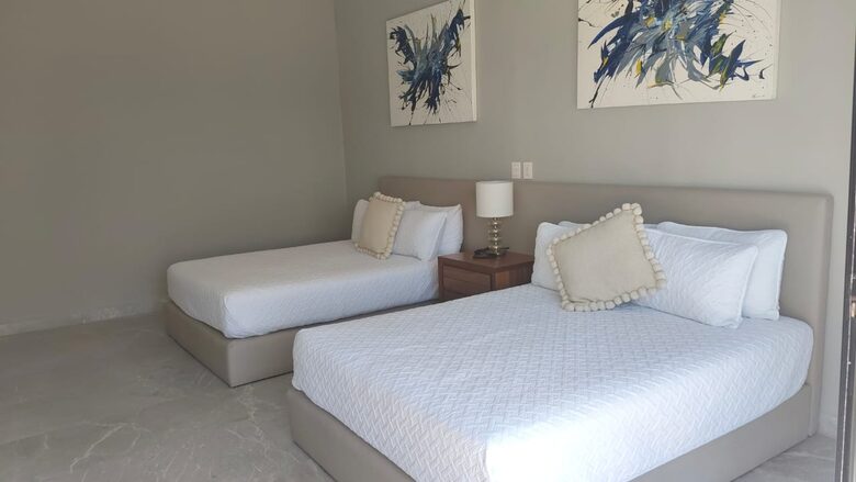 ADHARA - Acapulco de Juarez, Mexico