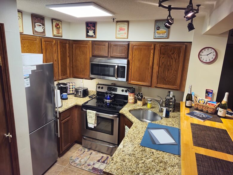 Luxury Retreat at Killington Base with Pool, Spa & Shuttle to Lifts - Killington, Vermont