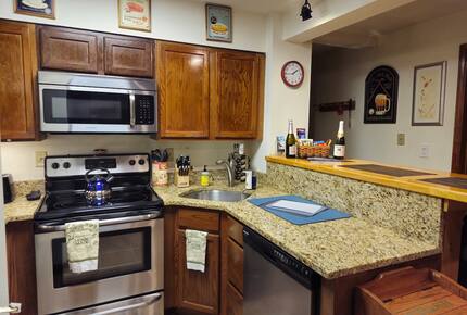 Luxury Retreat at Killington Base with Pool, Spa & Shuttle to Lifts - Killington, Vermont