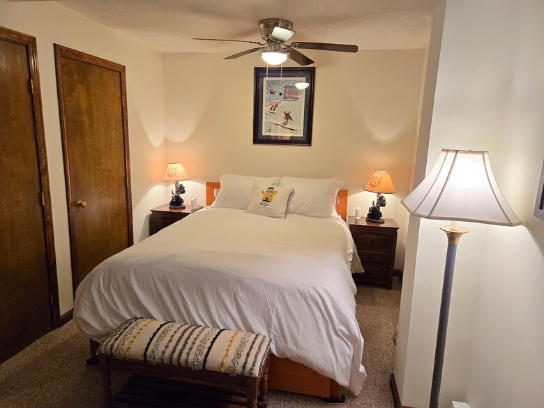 Luxury Retreat at Killington Base with Pool, Spa & Shuttle to Lifts - Killington, Vermont