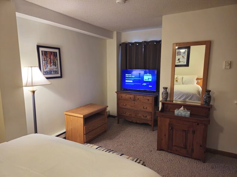 Luxury Retreat at Killington Base with Pool, Spa & Shuttle to Lifts - Killington, Vermont