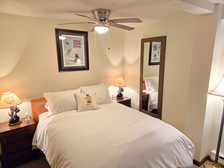 Luxury Retreat at Killington Base with Pool, Spa & Shuttle to Lifts - Killington, Vermont