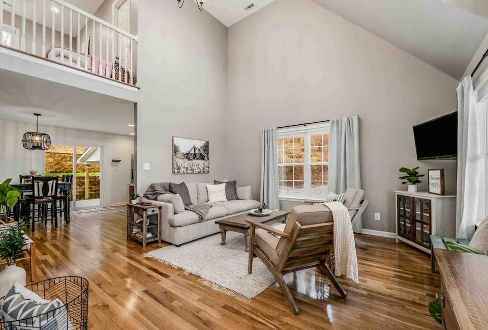 Modern Country Escape Near Arrington Vineyards & Franklin - College Grove, Tennessee