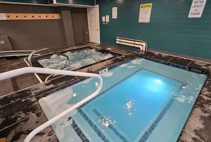 Luxury Retreat at Killington Base with Pool, Spa & Shuttle to Lifts - Killington, Vermont