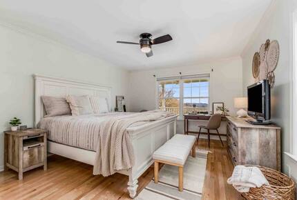 Modern Country Escape Near Arrington Vineyards & Franklin - College Grove, Tennessee