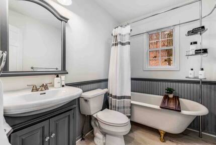 Modern Country Escape Near Arrington Vineyards & Franklin - College Grove, Tennessee