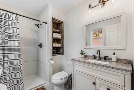 Modern Country Escape Near Arrington Vineyards & Franklin - College Grove, Tennessee