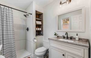 Modern Country Escape Near Arrington Vineyards & Franklin - College Grove, Tennessee