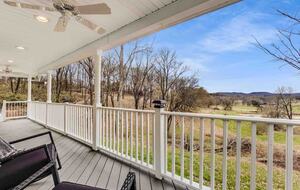 Modern Country Escape Near Arrington Vineyards & Franklin - College Grove, Tennessee