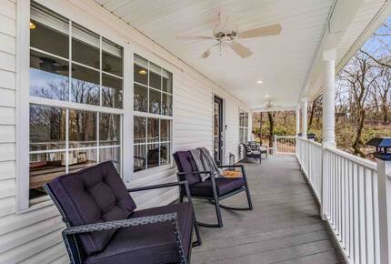 Modern Country Escape Near Arrington Vineyards & Franklin - College Grove, Tennessee