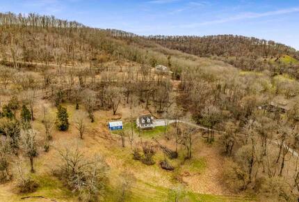 Modern Country Escape Near Arrington Vineyards & Franklin - College Grove, Tennessee