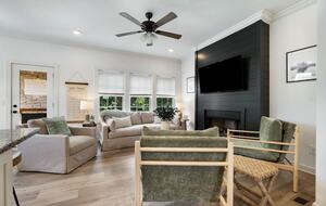 Barefoot Bay Getaway | Stylish Lake Home Near Downtown Winchester - Winchester, Tennessee