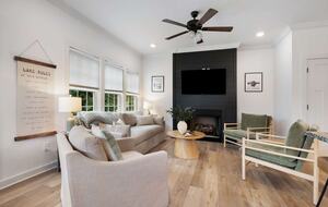 Barefoot Bay Getaway | Stylish Lake Home Near Downtown Winchester - Winchester, Tennessee