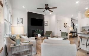 Barefoot Bay Getaway | Stylish Lake Home Near Downtown Winchester - Winchester, Tennessee