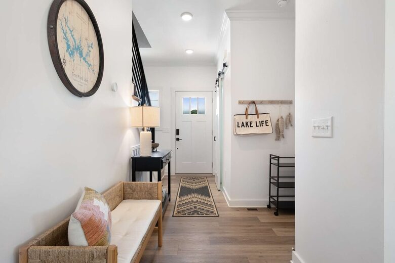 Barefoot Bay Getaway | Stylish Lake Home Near Downtown Winchester - Winchester, Tennessee