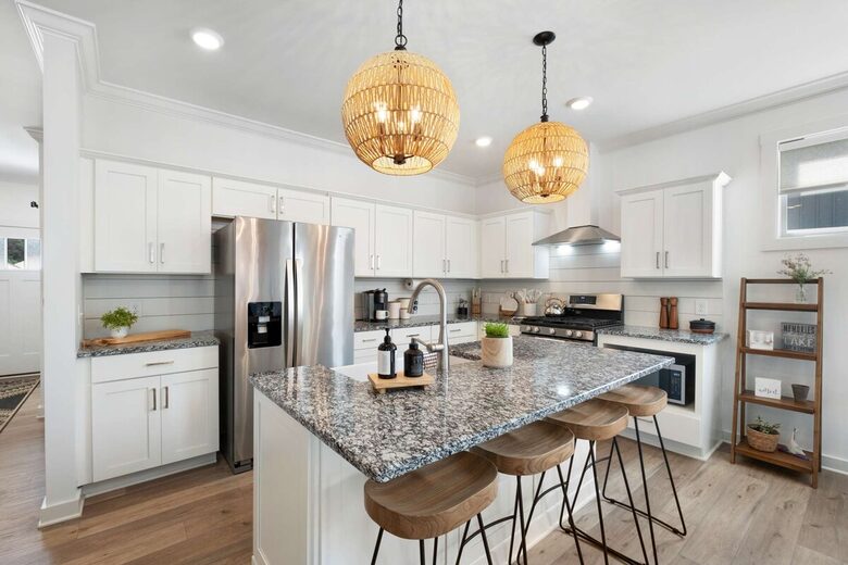 Barefoot Bay Getaway | Stylish Lake Home Near Downtown Winchester - Winchester, Tennessee