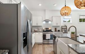 Barefoot Bay Getaway | Stylish Lake Home Near Downtown Winchester - Winchester, Tennessee