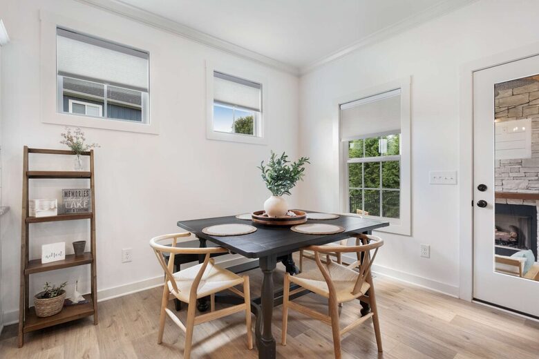 Barefoot Bay Getaway | Stylish Lake Home Near Downtown Winchester - Winchester, Tennessee