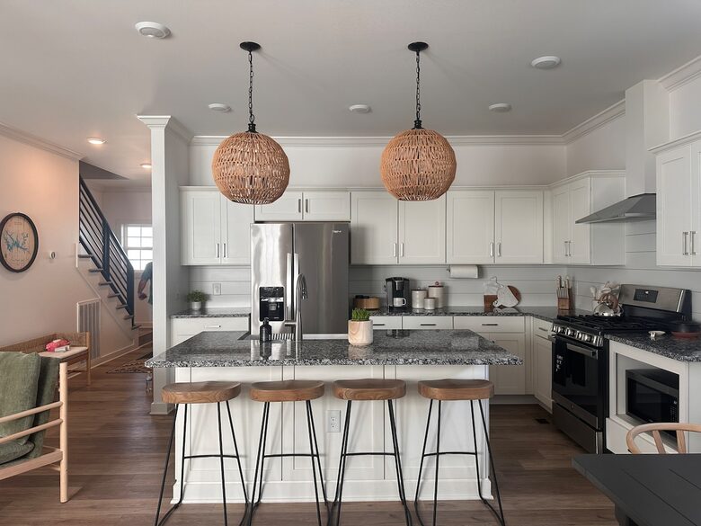 Barefoot Bay Getaway | Stylish Lake Home Near Downtown Winchester - Winchester, Tennessee