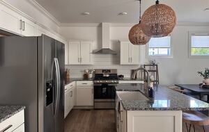 Barefoot Bay Getaway | Stylish Lake Home Near Downtown Winchester - Winchester, Tennessee