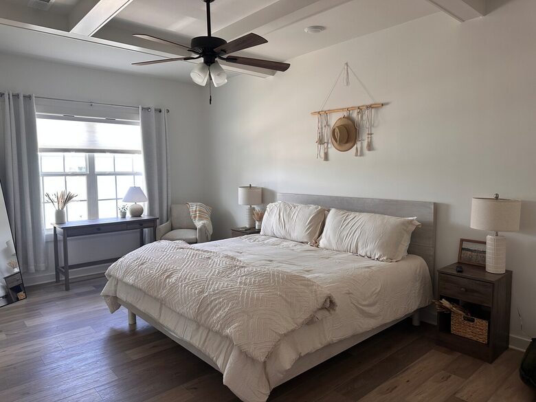 Barefoot Bay Getaway | Stylish Lake Home Near Downtown Winchester - Winchester, Tennessee