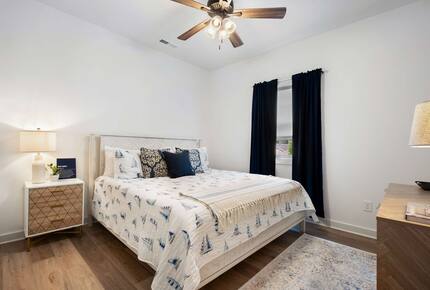 Barefoot Bay Getaway | Stylish Lake Home Near Downtown Winchester - Winchester, Tennessee