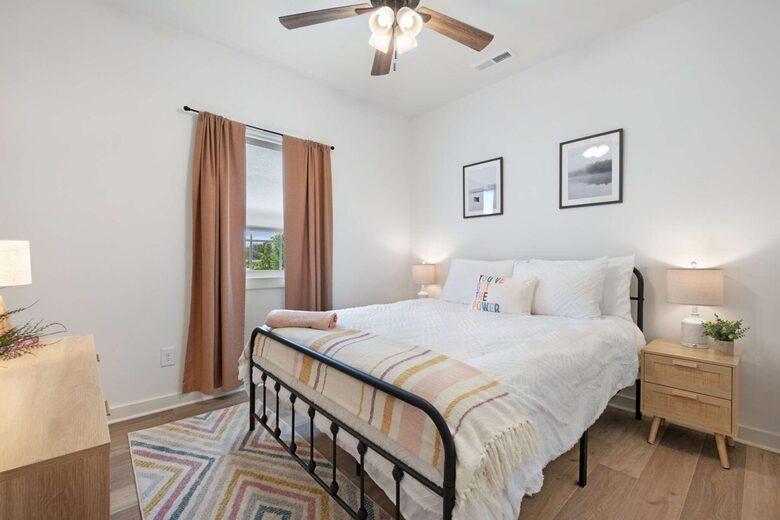 Barefoot Bay Getaway | Stylish Lake Home Near Downtown Winchester - Winchester, Tennessee