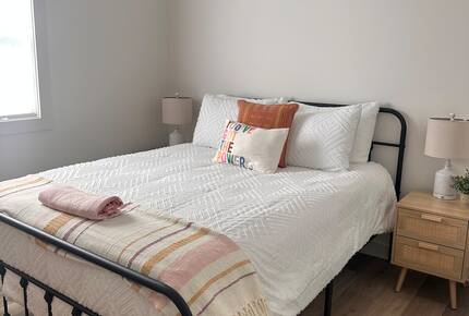 Barefoot Bay Getaway | Stylish Lake Home Near Downtown Winchester - Winchester, Tennessee